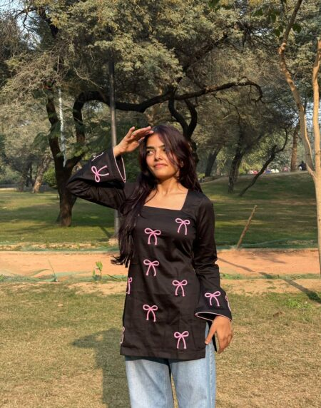 Black pink Bowtique