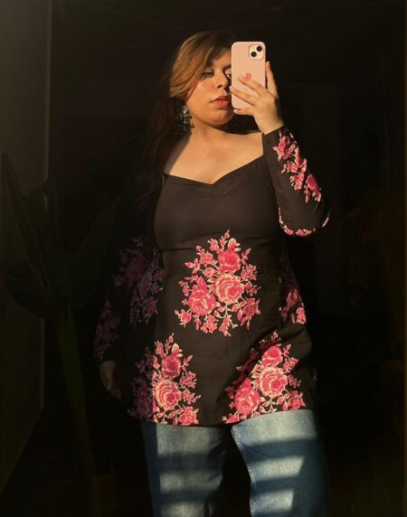 Insha Kurti