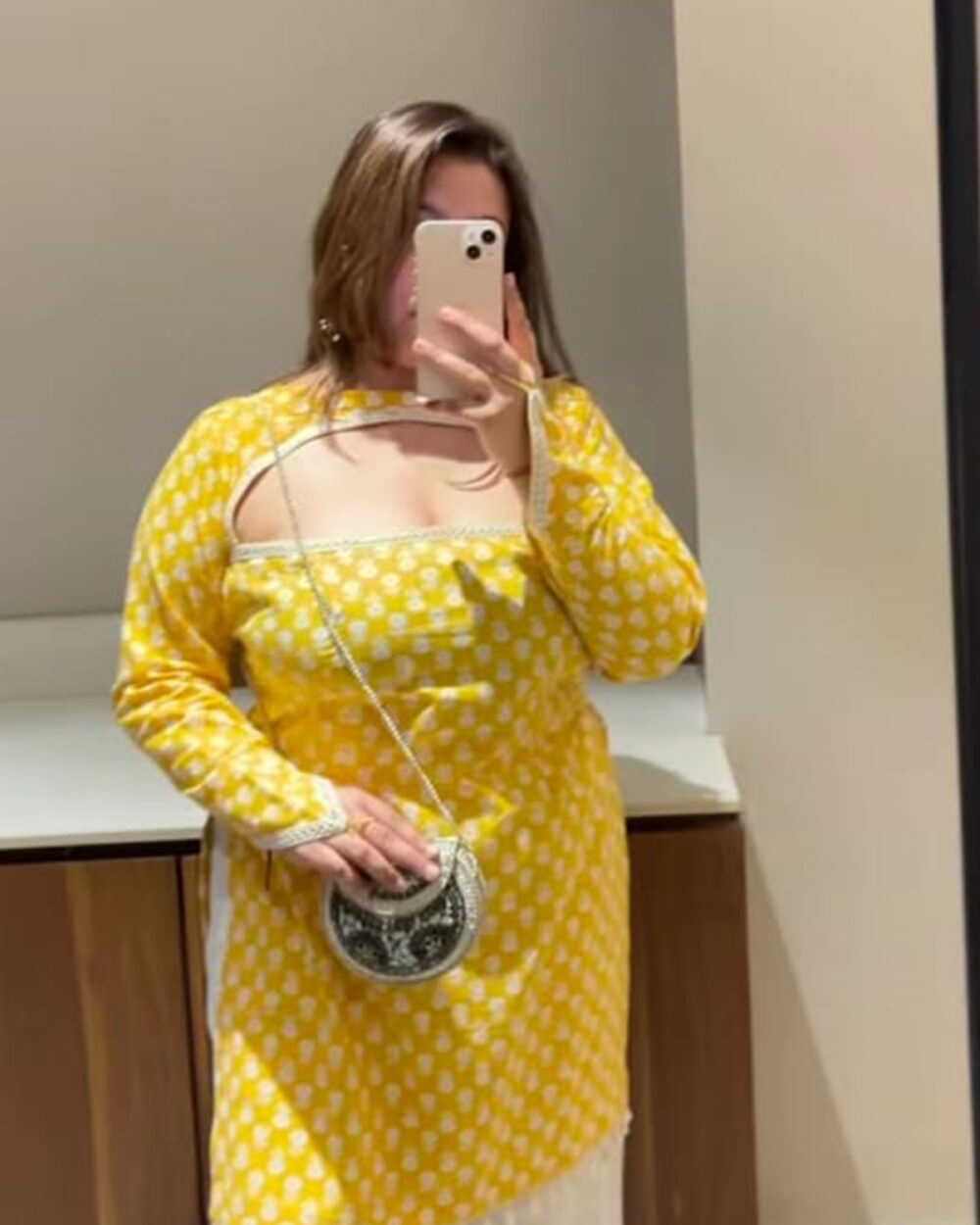 Yellow half moon cut