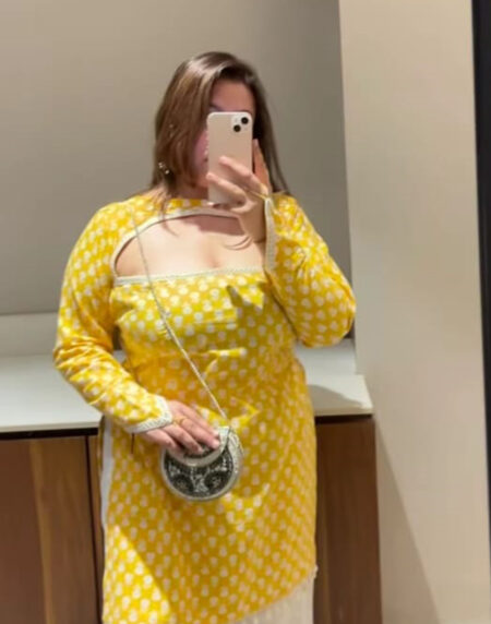 Yellow half moon cut